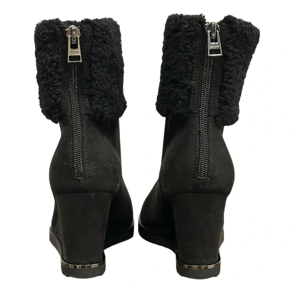 NEW DKNY Women's Nadra Black Wedge Booties‎ in Faux Suede & Sherpa Size 8